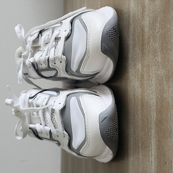 Under Armour Forge Sneaker Women's Size 6.5 - Picture 2 of 9